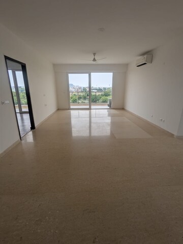 Room in 4 BHK Apartment at DLF Garden City Independent Floors, Sector 92 – for Rent