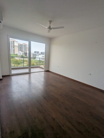 Room in 4 BHK Apartment at DLF Garden City Independent Floors, Sector 92 – for Rent