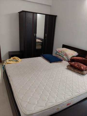Master Bedroom in 3 BHK Apartment at Amanora Aspire Towerss, Hadapsar – for Rent