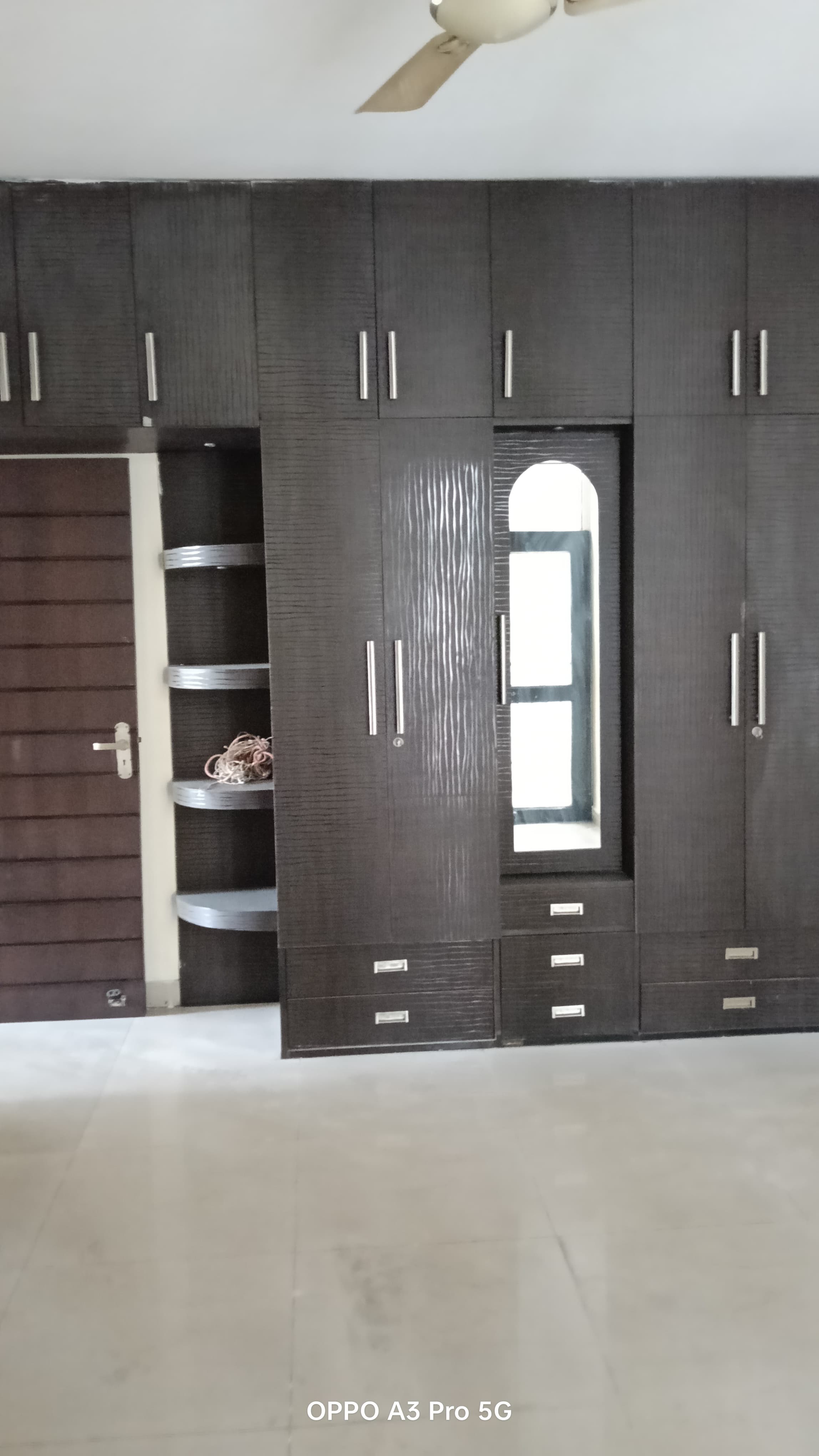 3.5 BHK + Servant Room Apartment For Rent in Balaji Foster Heights