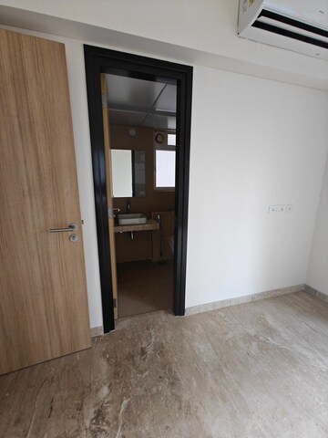 Room in 2 BHK Apartment at L&T Emerald Isle, Powai – for Rent