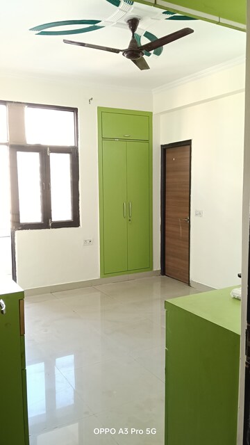 Room in 4 BHK Apartment at Skytech Merion Residency 2, Sain Vihar – for Sale