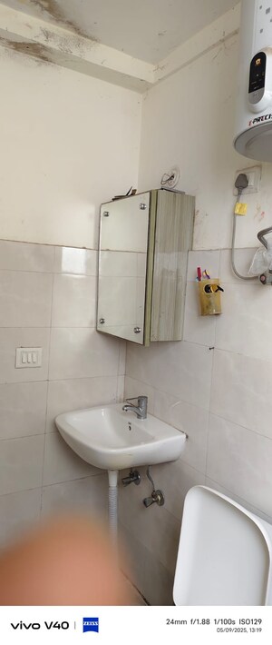 Master Bedroom in 2 BHK Apartment at Suncity Avenue 102, Sector 102 – for Sale