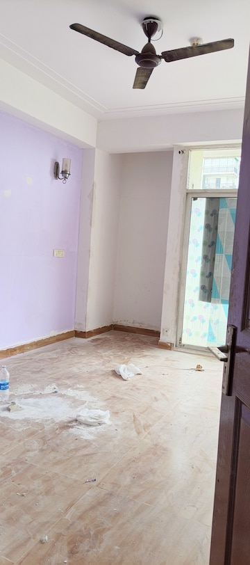 Room in 2 BHK Apartment at Ajnara Gen X, Dundahera – for Sale