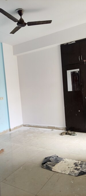 Room in 2 BHK Apartment at Ajnara Gen X, Dundahera – for Sale