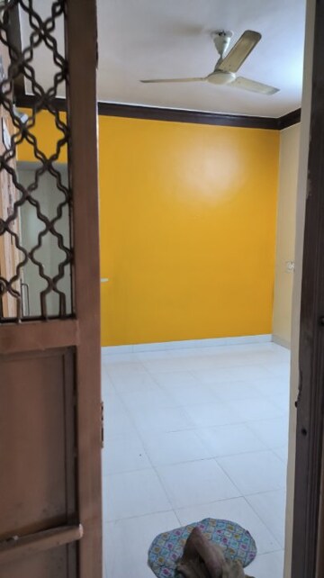 Room in 1 BHK Apartment at Grace Classic Apartment, Guruwar Peth – for Rent