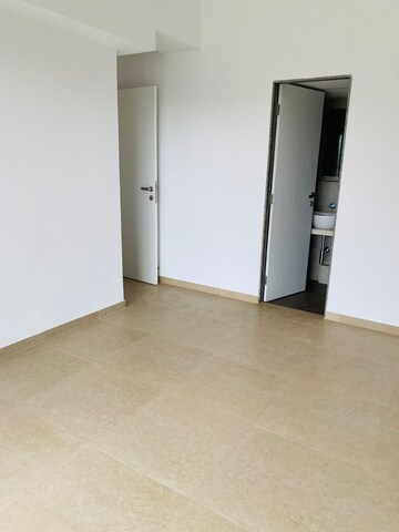 Room in 2 BHK Apartment at Kanakia Silicon Valley, Powai – for Rent