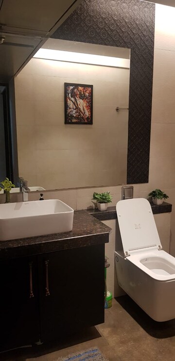 Master Bedroom in 3.5 BHK Apartment at Imperial Heights Goregaon West, Goregaon West – for Rent