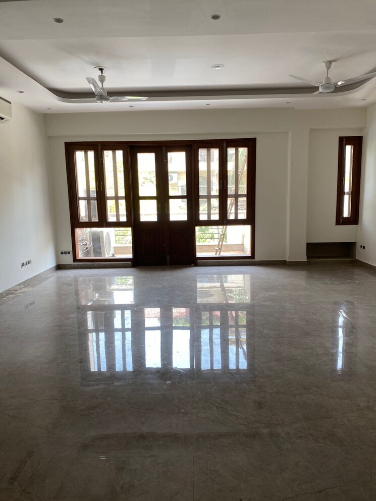 Room, boutique-residential-apartments-c-253 3 Bedroom 325 Sq.Yd. Builder Floor In Defence Colony Delhi 8909504
