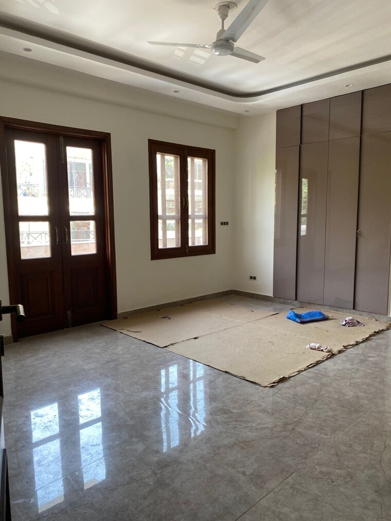 Room, boutique-residential-apartments-c-253 3 Bedroom 325 Sq.Yd. Builder Floor In Defence Colony Delhi 8909504