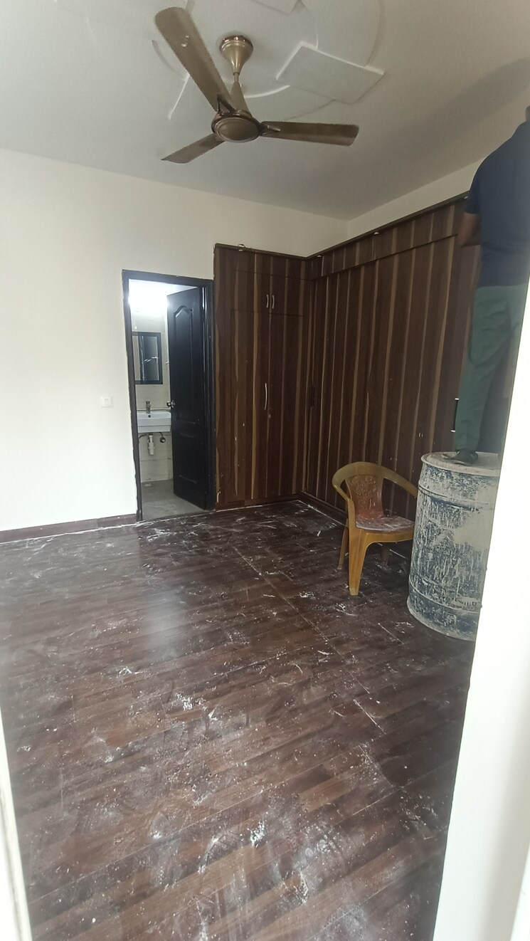 Bathroom, sethi-max-royale 3 Bedroom 1250 Sq.Ft. Apartment In Sector 76 Noida 8909508