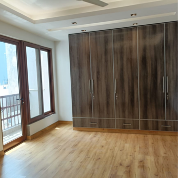 Room in 4 BHK Builder Floor at Pragya Kunj  Apartments, Kailash Colony – for Rent