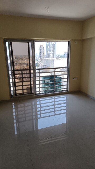 Room in 2 BHK Apartment at Romell Shraddha, Borivali West – for Rent