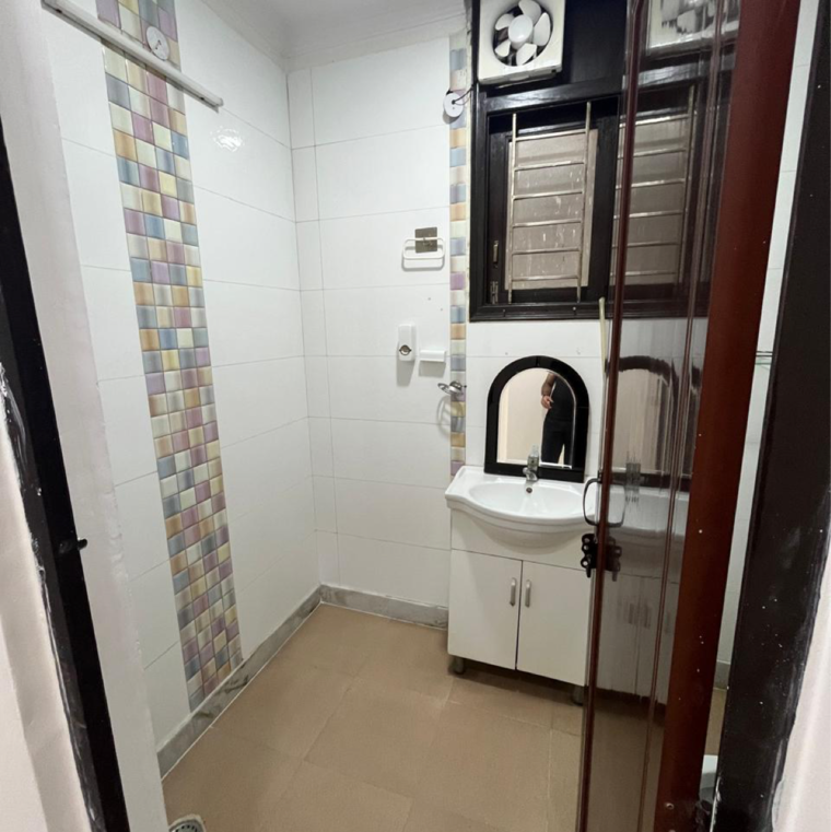 Bathroom, malviya nagar 2 Bedroom 900 Sq.Ft. Builder Floor In Malviya Nagar Delhi 8909516