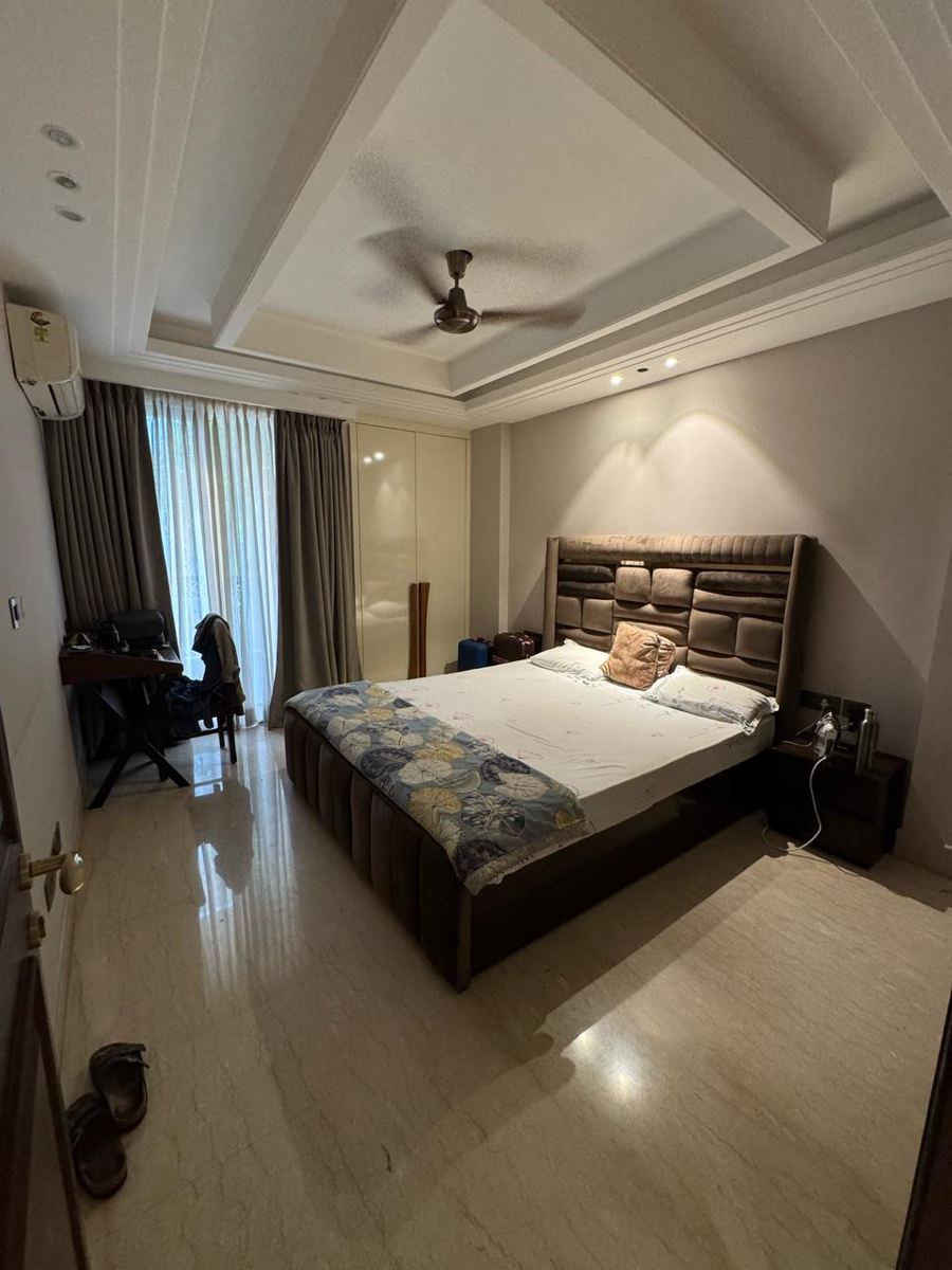 3 BHK + Servant Room Builder Floor For Sale in S 27 Luxury Homes