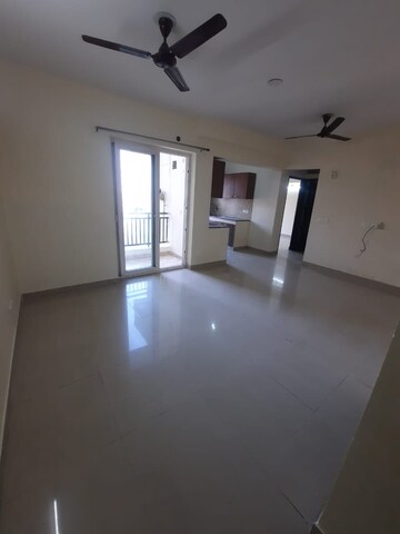 Room in 3 BHK Apartment at Sethi Max Royale, Sector 76 – for Rent