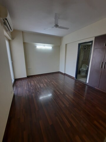 3 BHK Apartment For Rent in Sethi Max Royale, Sector 76