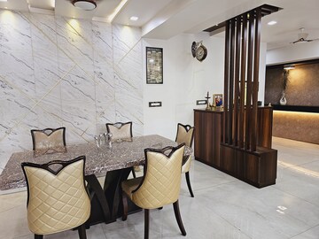 Master Bedroom in 2 BHK Apartment at Best Complex Andheri West, Andheri West – for Rent