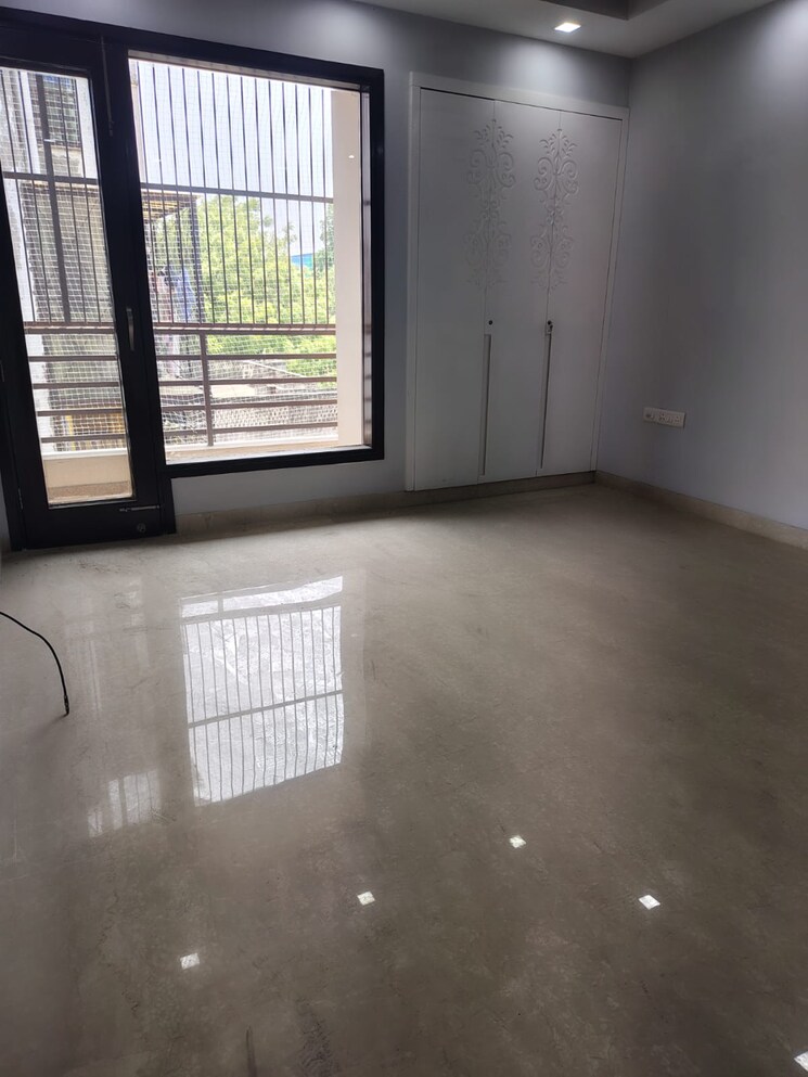 Room, boutique-residential-apartments-a1-313 4 Bedroom 500 Sq.Yd. Builder Floor In Safdarjung Enclave Delhi 8909524