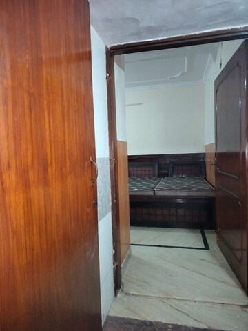 Furnished Amenities in 1 RK Apartment at Sarita Vihar – for Rent