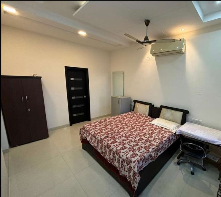 Bedroom, sector 21 1 Bedroom 500 Sq.Ft. Builder Floor In Sector 21 Chandigarh 8909541