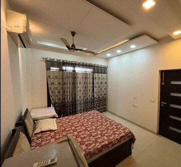 Bedroom in 1 BHK Builder Floor at Sector 21 – for Rent