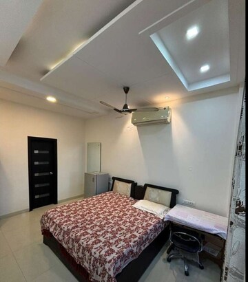 Bedroom in 1 BHK Builder Floor at Sector 21 – for Rent