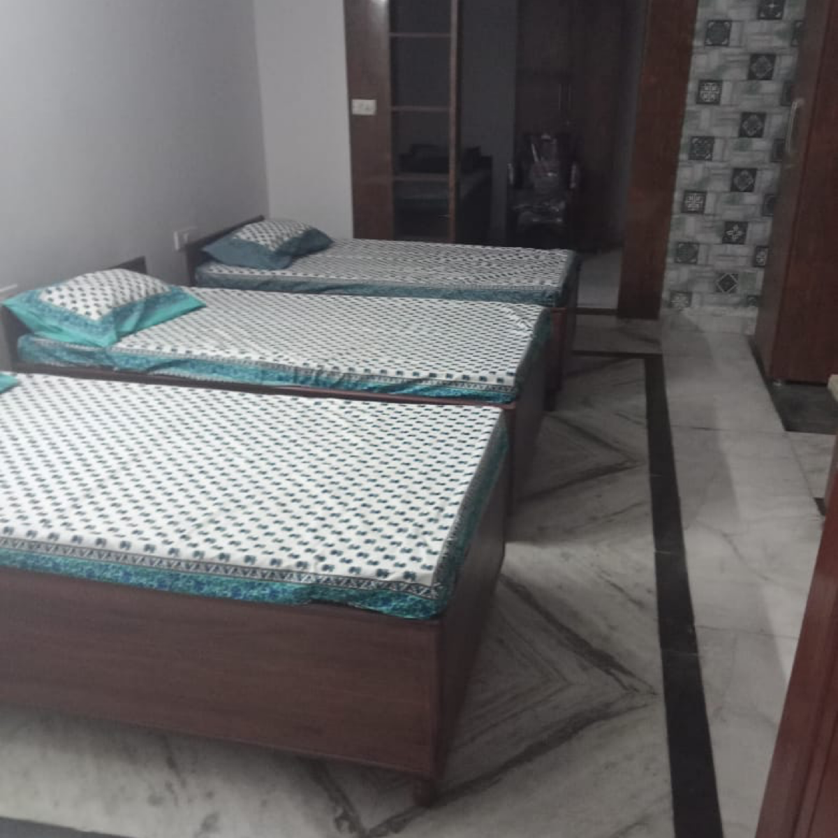 6+ BHK + Study Room,Extra Room Independent House For Sale in RWA Apartments Sector 41
