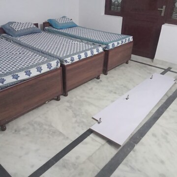 Bedroom in 6+ BHK Independent House at RWA Apartments Sector 41, Sector 41 – for Sale