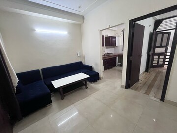 Living Room in 2 BHK Builder Floor at Sector 43 – for Rent