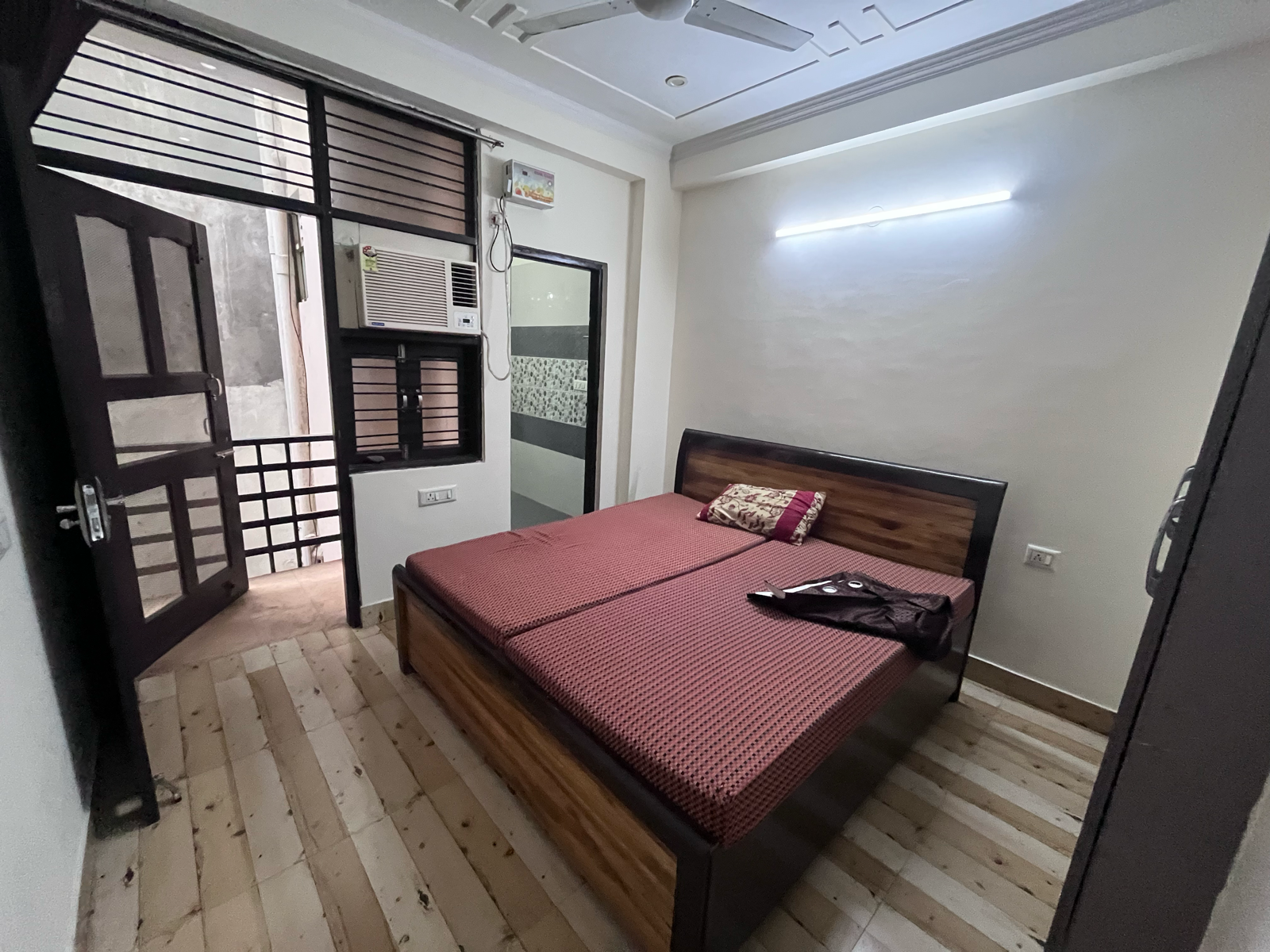 2 BHK + Extra Room Builder Floor For Rent in Ansal Sushant Lok I