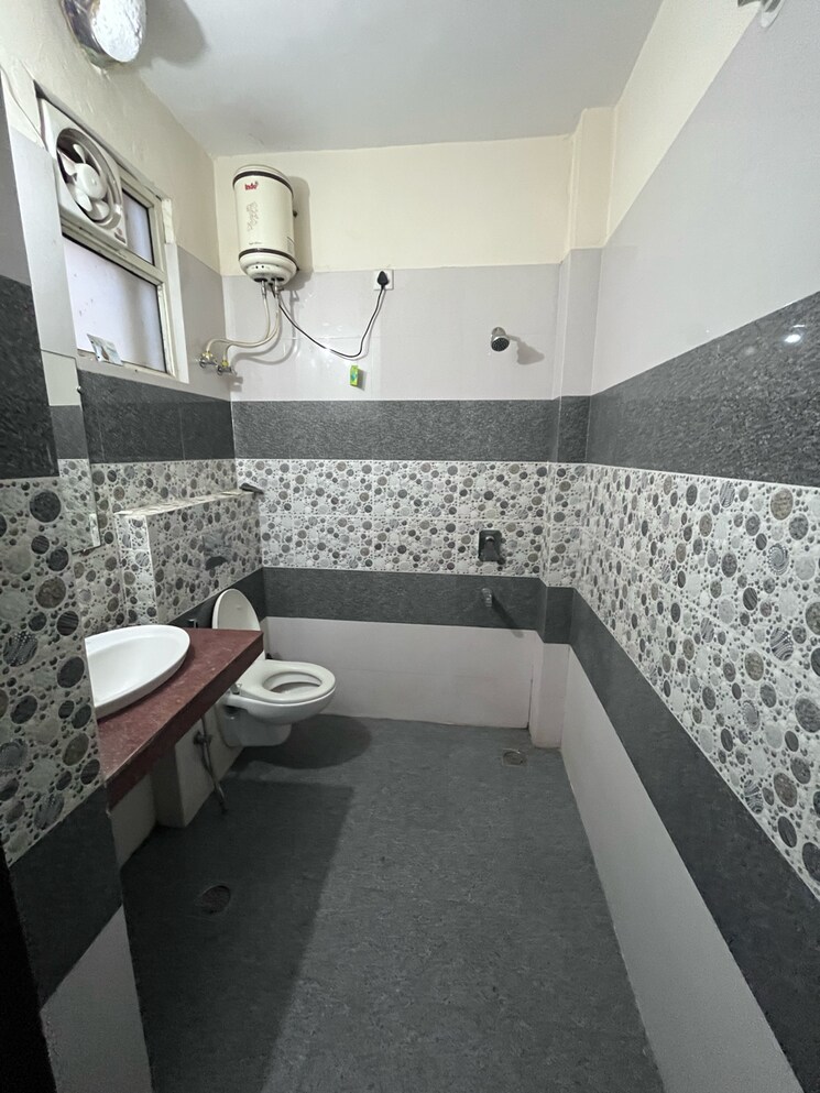 Attached Bathroom, ansal-sushant-lok-i 2 Bedroom 1245 Sq.Ft. Builder Floor In Sector 43 Gurgaon 8909552