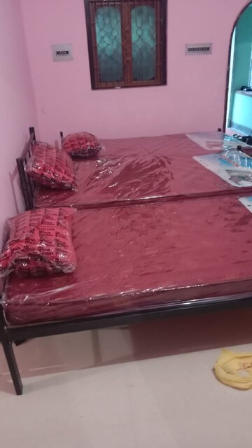Room in  Pg at Bhawanipore – for Rent