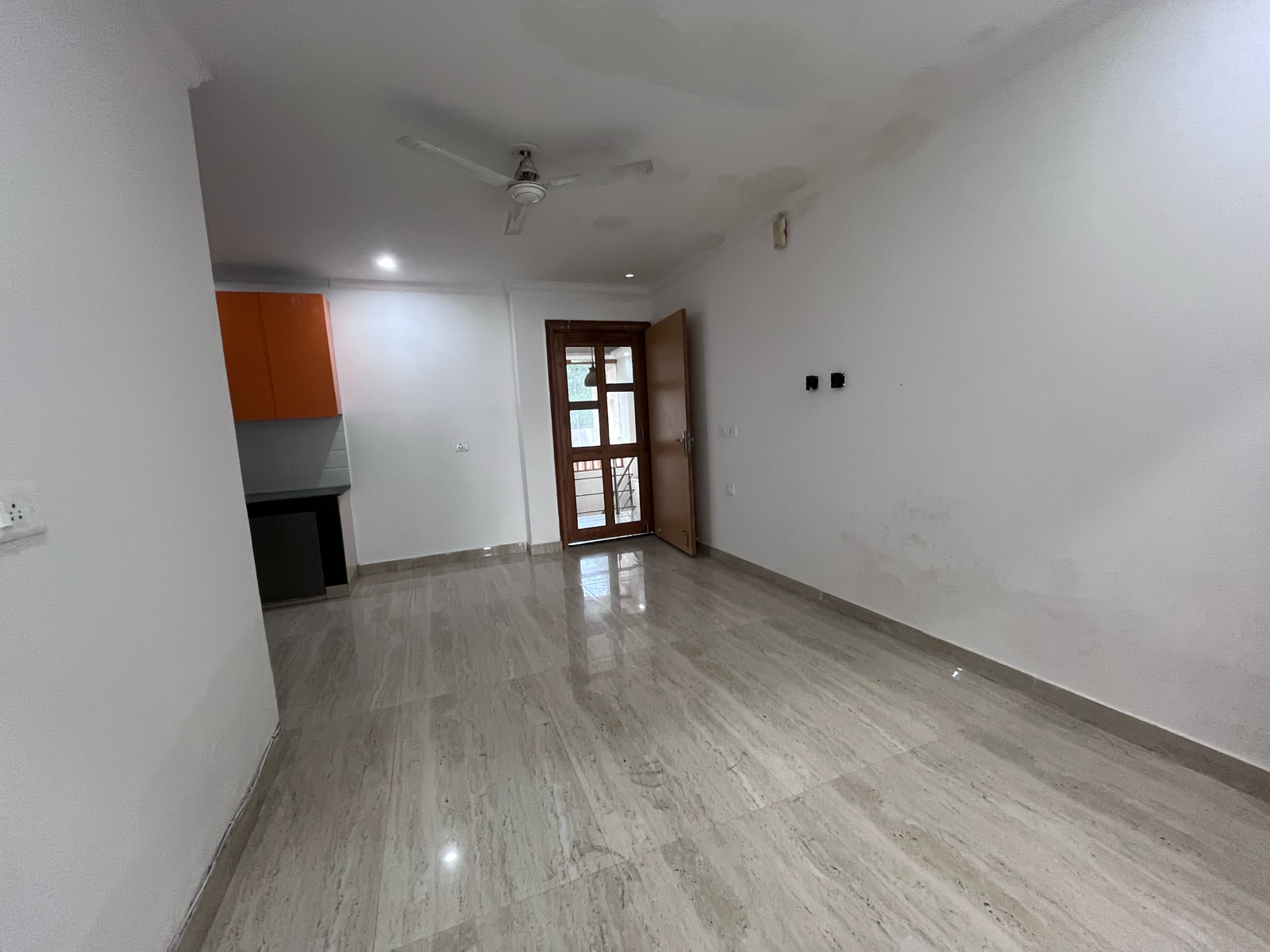 2 BHK + Extra Room Builder Floor For Rent in DLF City Phase V