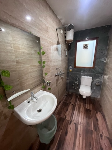 Bathroom in 2 BHK Builder Floor at DLF City Phase V, Sector 53 – for Rent
