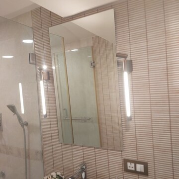 Building Lobby in 3 BHK Apartment at Sunder Bhavan, Khar West – for Rent