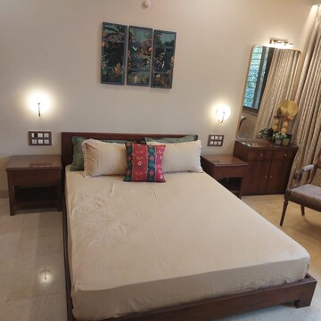 Bedroom in 3 BHK Apartment at Sunder Bhavan, Khar West – for Rent
