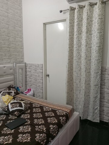 Bedroom in 3 BHK Builder Floor at Sector 13 – for Rent