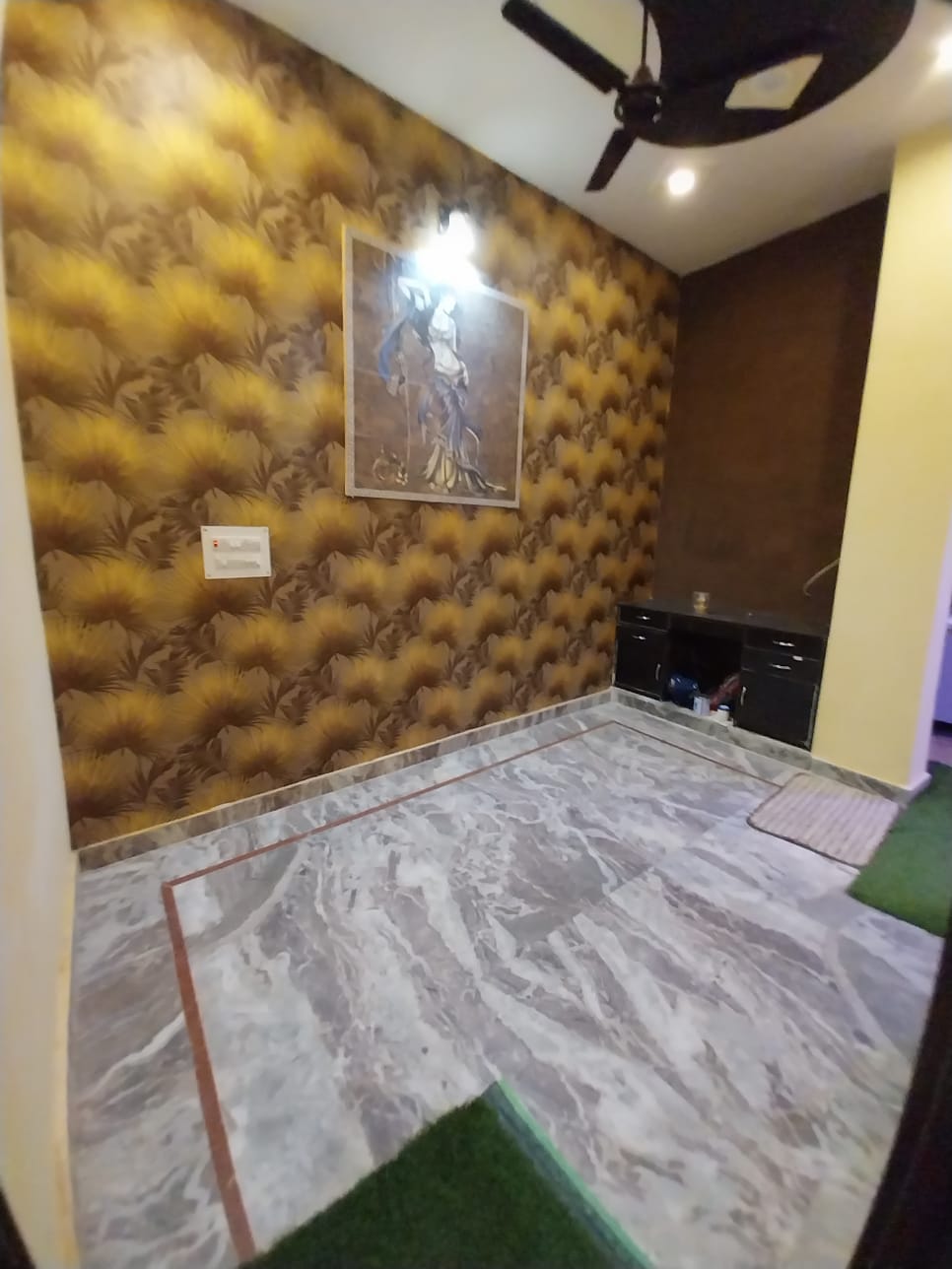 3 BHK + Servant Room 900 Sq.Ft. Builder Floor in Gayatri Enclave Govindpuram