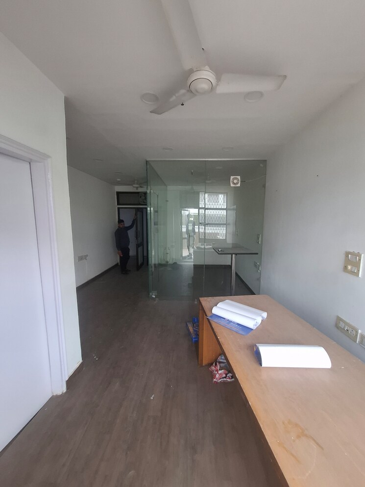 Floor Plan, netaji subhash place Commercial Office Space 450 Sq.Ft. In Netaji Subhash Place Delhi 8909639