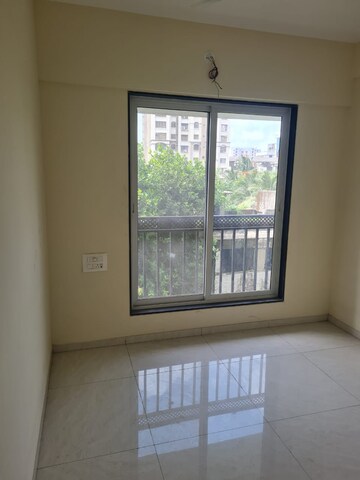 Room in 2 BHK Apartment at Sidhivinayak Flora, Chembur – for Rent
