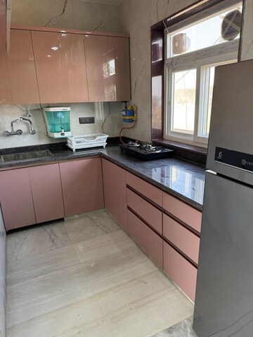 Kitchen in 1.5 BHK Apartment at Anuradha Apartments CGHS, Paschim Vihar – for Rent