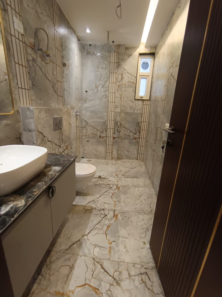 Bathroom, shubh-niketan-apartments 3 Bedroom 1500 Sq.Ft. Builder Floor In Paschim Vihar Delhi 8909648