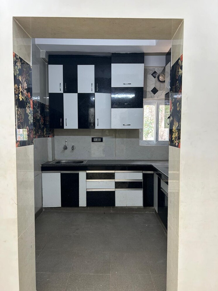Kitchen, navbharat-apartments 3 Bedroom 1100 Sq.Ft. Apartment In Paschim Vihar Delhi 8909652