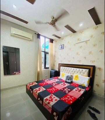 Bedroom in 2 BHK Builder Floor at Sector 45 – for Rent