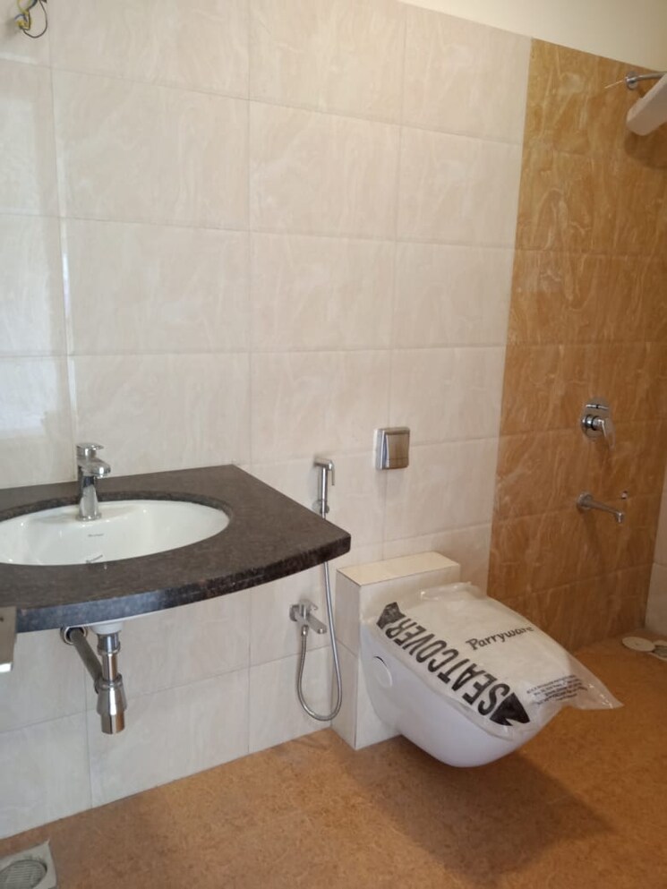 Bathroom, prabhat-residency-santacruz 3 Bedroom 1500 Sq.Ft. Apartment In Santacruz East Mumbai 8909663