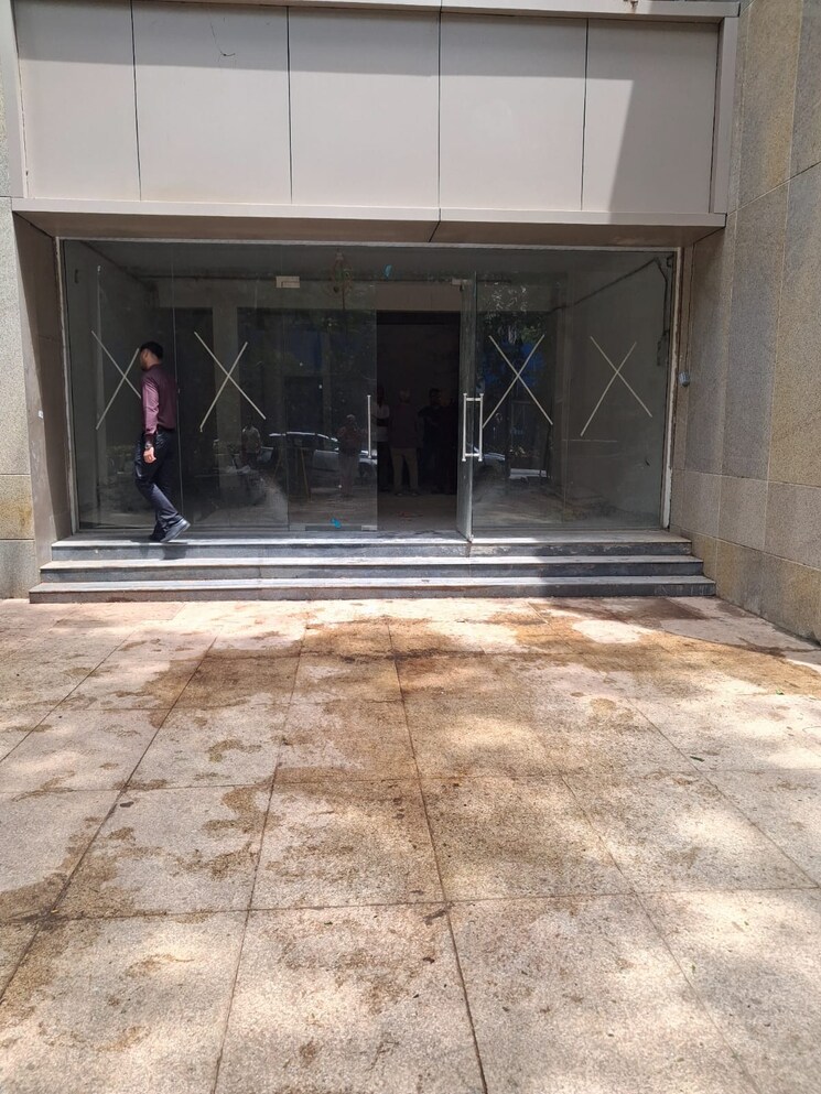 Floor Plan, lodha-vista Commercial Shop 290 Sq.Ft. In Lower Parel Mumbai 8909675