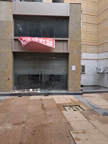  Shop – Exterior View View at Lodha Vista, Lower Parel - for Rent