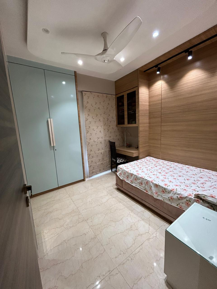 3 BHK + Extra Room Apartment For Rent in Lodha Sterling Tower K