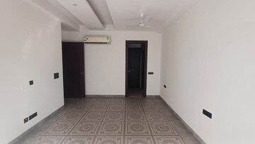 Bedroom in 1 BHK Builder Floor at Sector 23 – for Rent
